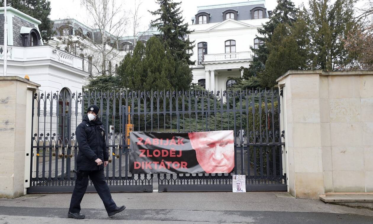Τσεχία: Απέλαση 18 Ρώσων διπλωματών που κατηγορούνται για κατασκοπεία