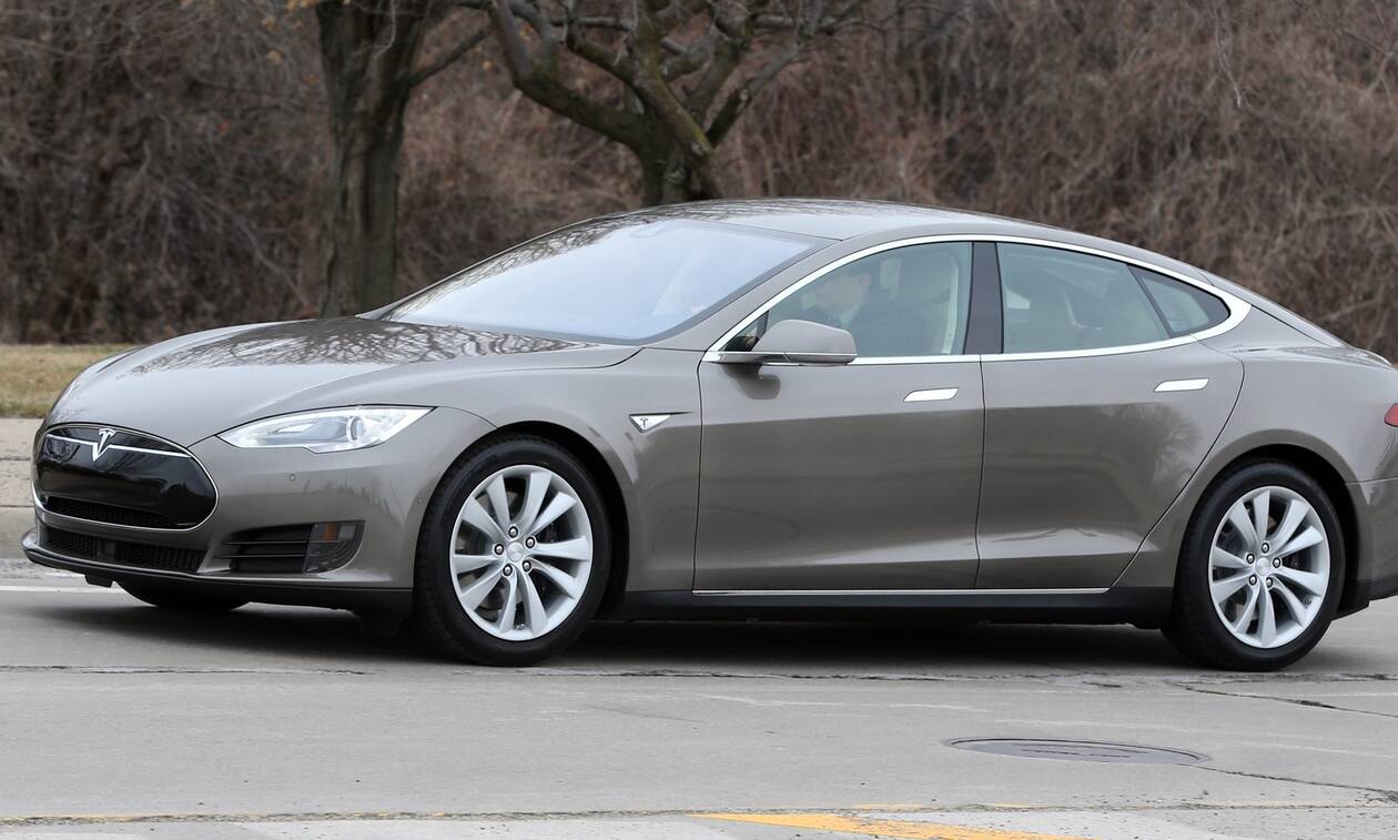 ΗΠΑ: Δύο νεκροί σε τροχαίο με Tesla «χωρίς οδηγό» στο τιμόνι