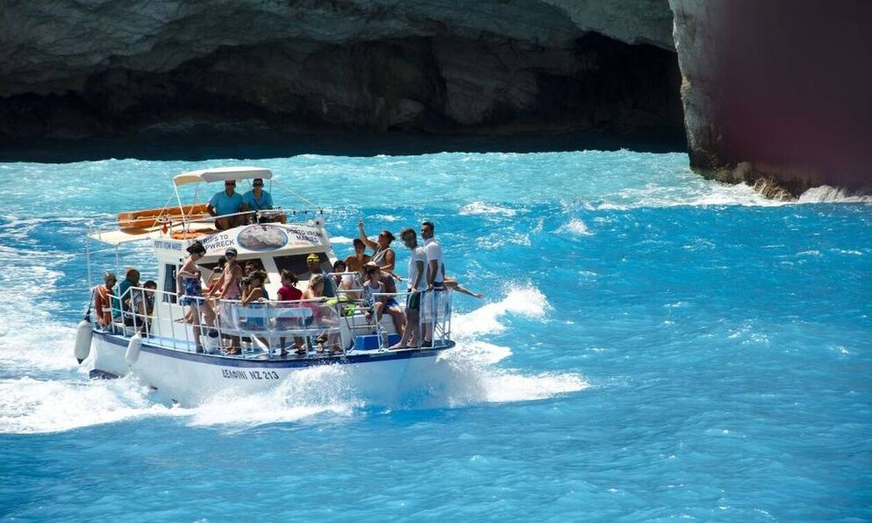 Daily Telegraph: Τα 15 ελληνικά νησιά που πρέπει να πάτε φέτος για διακοπές