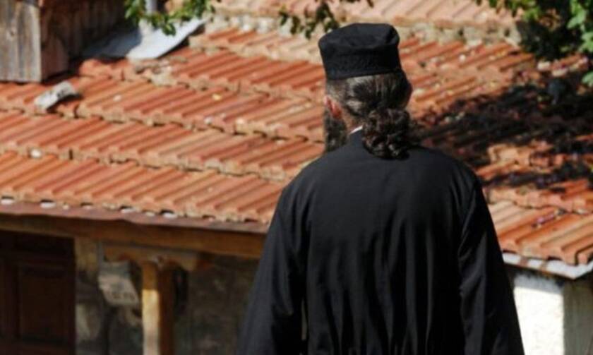 Γιατί οι Αρχές «καλωδίωσαν» ιερέα στην Κρήτη