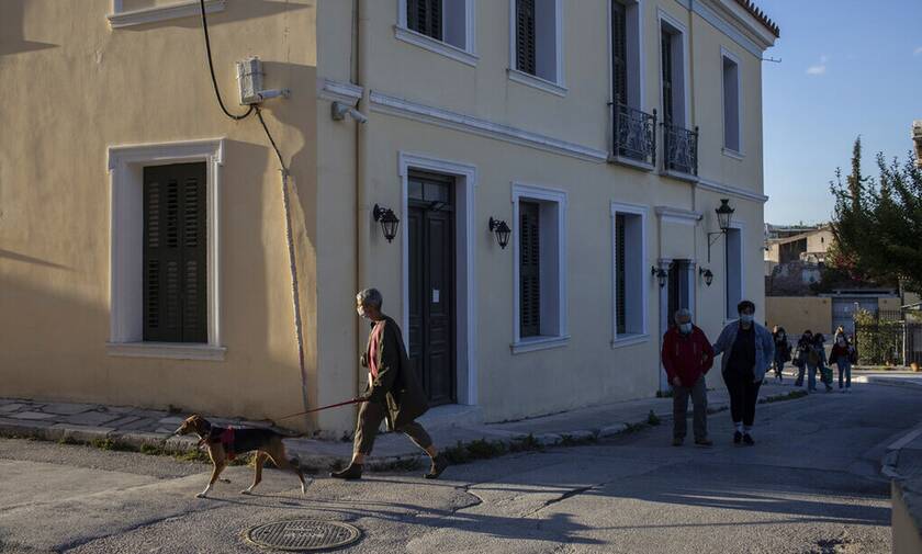 Κρούσματα σήμερα: 1.198 μολύνσεις στην Αττική - Πτωτικά αλλά σε υψηλά επίπεδα η Θεσσαλονίκη με 350