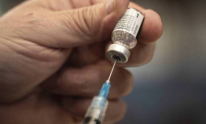 Βρετανία: Η κυβέρνηση κοντά σε συμφωνία για την αγορά δεκάδων εκατομμυρίων εμβολίων της Pfizer