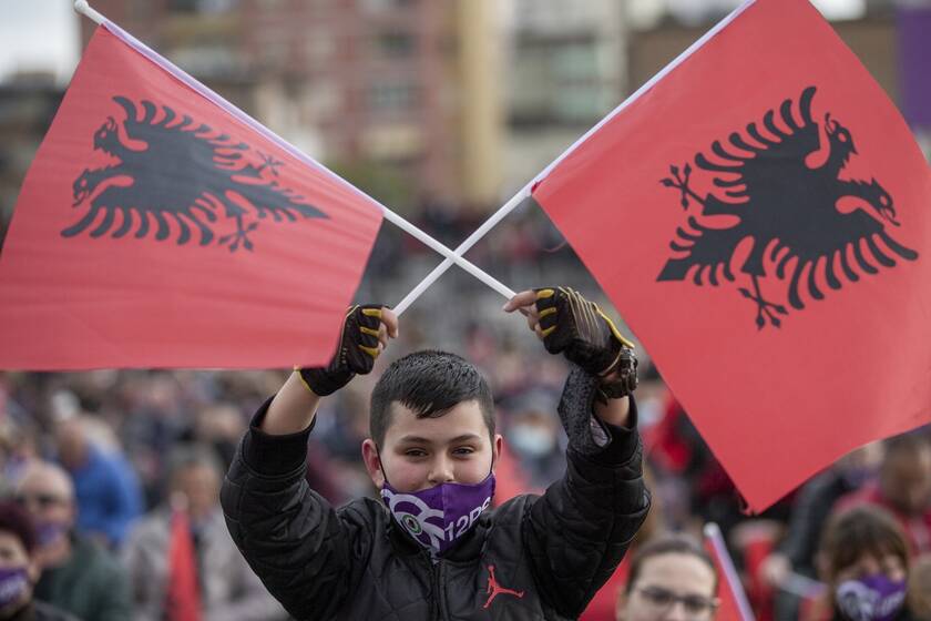 Αλβανία:  Άνοιξαν οι κάλπες των βουλευτικών εκλογών - Οι προοπτικές της ελληνικής μειονότητας