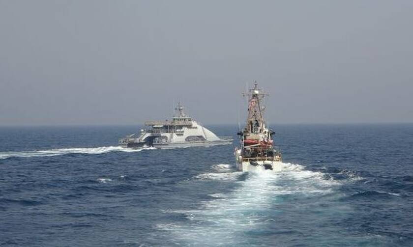 Αμερικανικό και ιρανικό σκάφος
