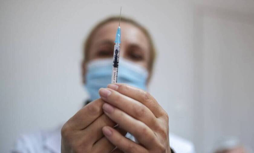 Θεμιστοκλέους: Με όλα τα εμβόλια ο εμβολιασμός και για τους 40-44