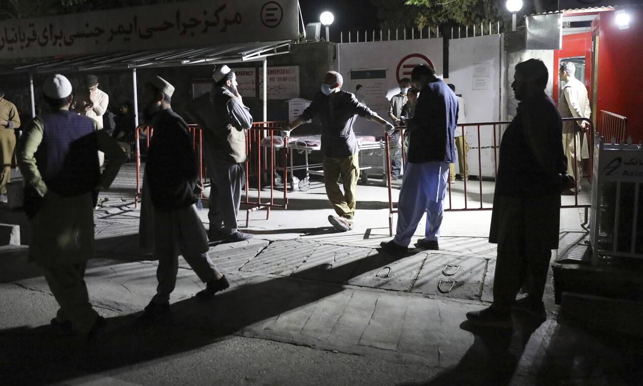 Φρίκη στο Αφγανιστάν: 30 νεκροί, μεταξύ των οποίων μαθητές, από βόμβα σε αυτοκίνητο