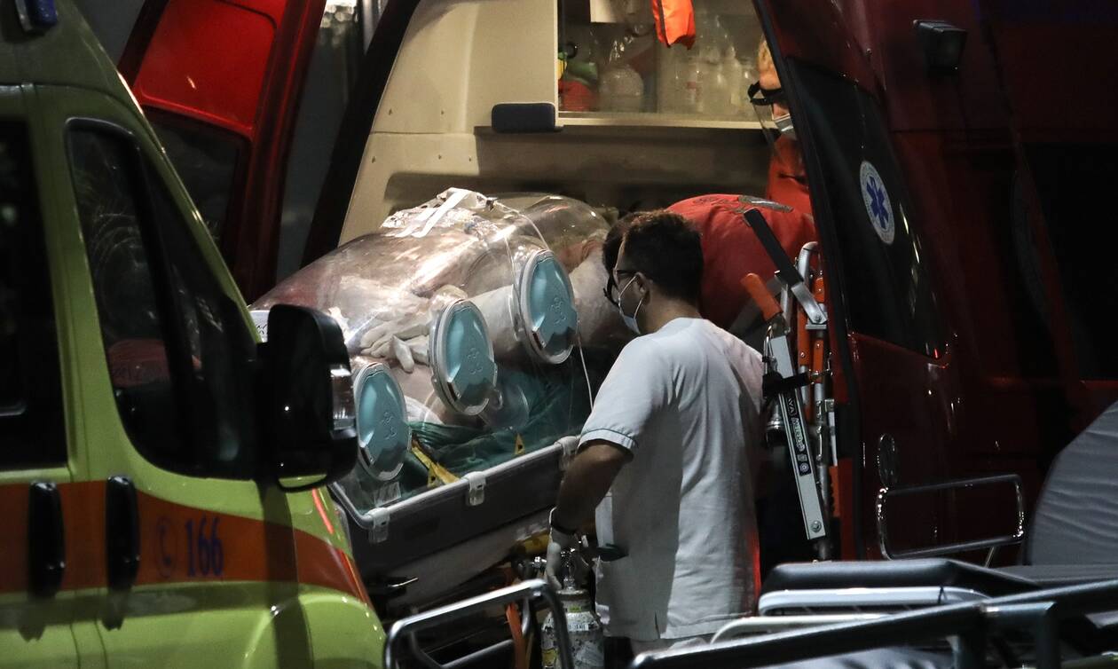 Γρεβενά: Εξετράπη το όχημα που είχαν κλέψει και κατέληξαν στο νοσοκομείο