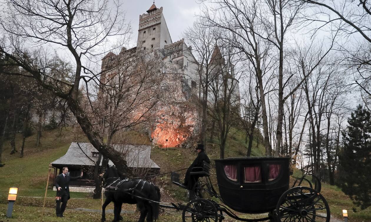 Κορονοϊός: Το κάστρο του Δράκουλα στη Ρουμανία μπαίνει στη «μάχη» κατά της πανδημίας