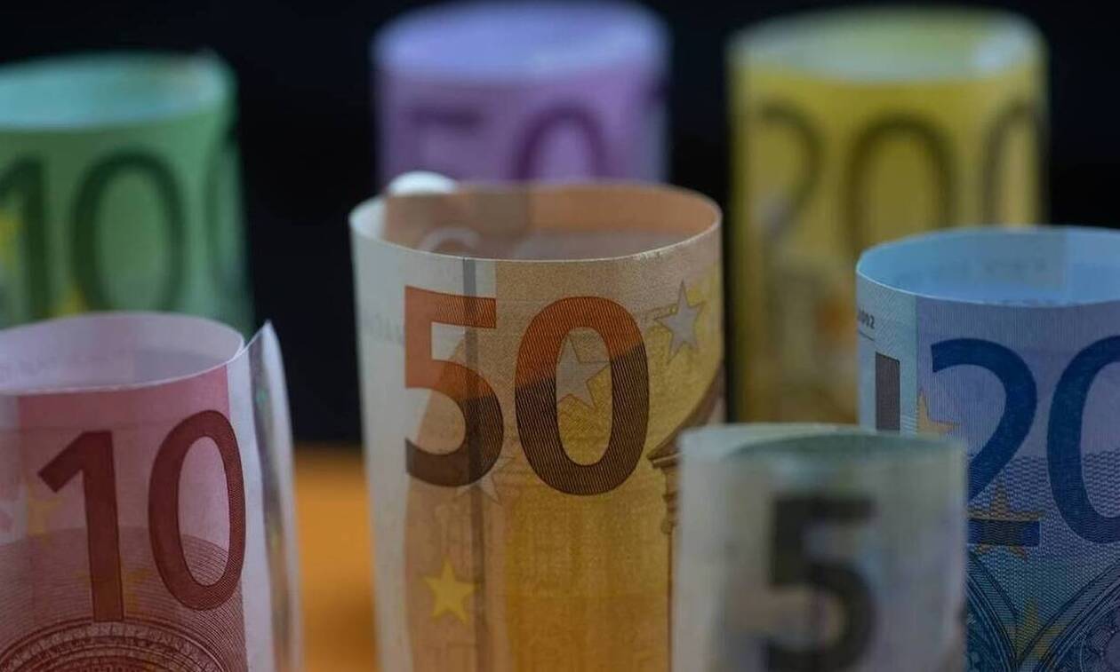 Συντάξεις: Αυξήσεις έως 202 ευρώ και αναδρομικά έως 3.840 ευρώ για απόστρατους