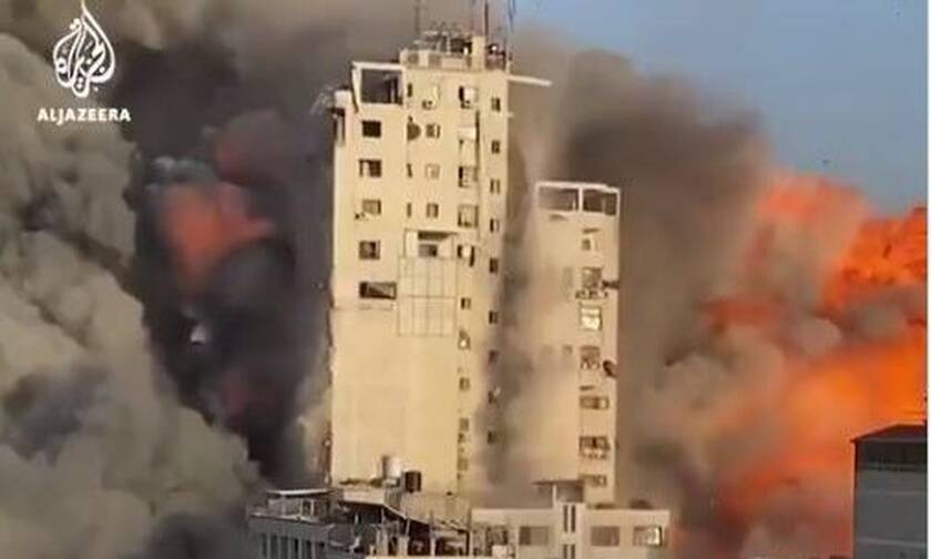 Γάζα: Συγκλονιστικό βίντεο - Η στιγμή που καταρρέει κτήριο 14 ορόφων μετά από βομβαρδισμό