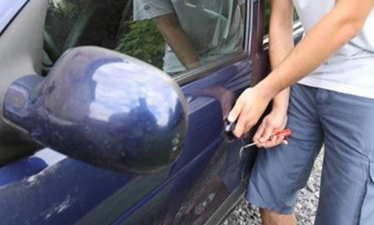 Γλυφάδα: Ληστές «προδόθηκαν» από αγγελία πώλησης για… κλεμμένο αυτοκίνητο