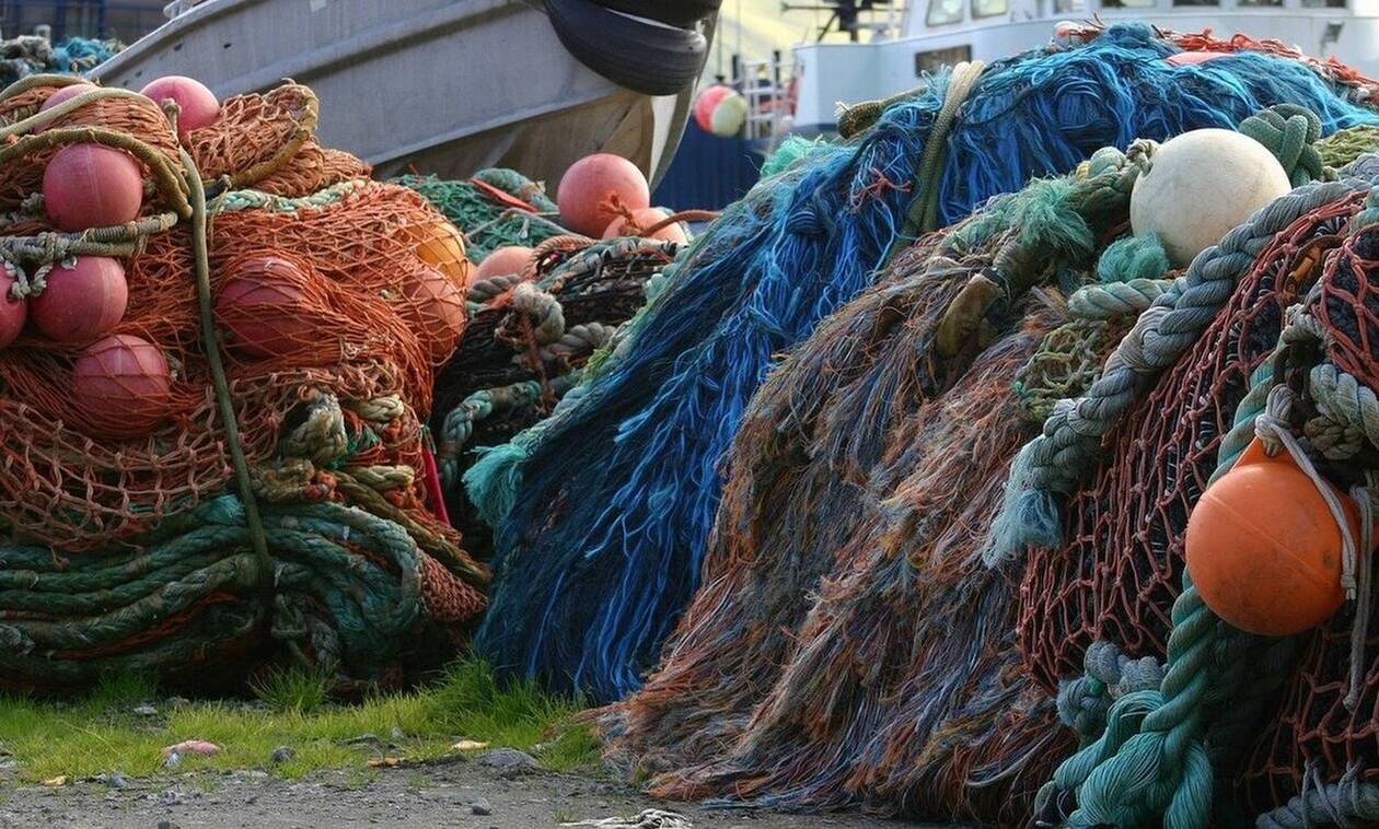 «Ανάσα» για το θαλάσσιο περιβάλλον: Απαγορεύεται το ψάρεμα με μηχανότρατες για 4 μήνες