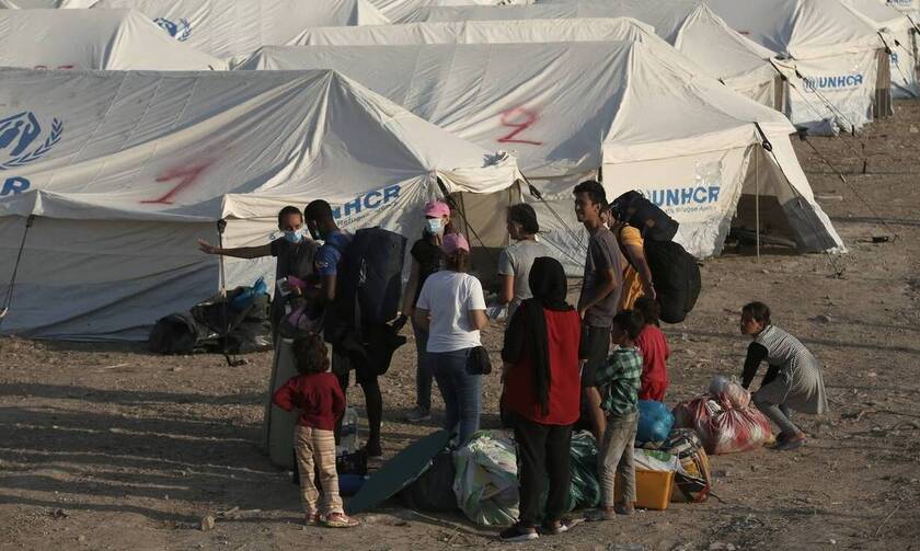Μεταναστευτικό - Μηταράκης: Κάτω από 10.000 οι αιτούντες άσυλο στα νησιά