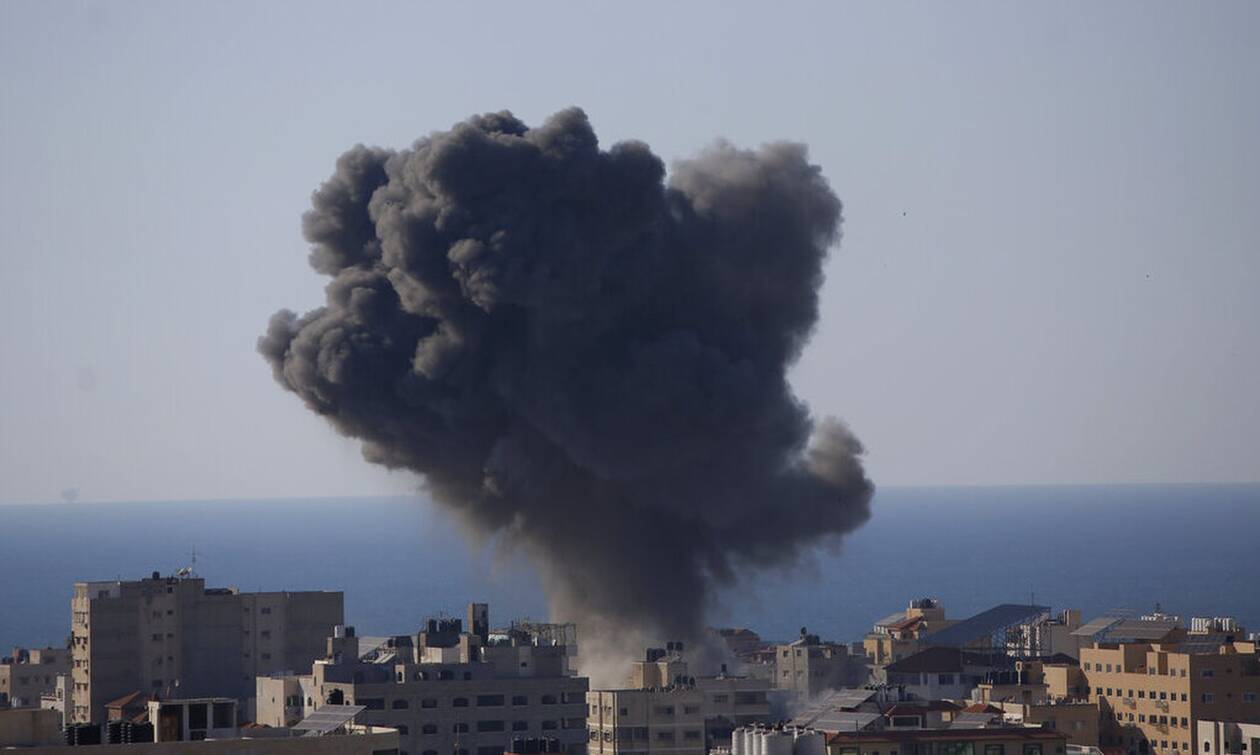 Γάζα: Βρέφος βρέθηκε ζωντανό μέσα στα ερείπια μετά από βομβαρδισμό