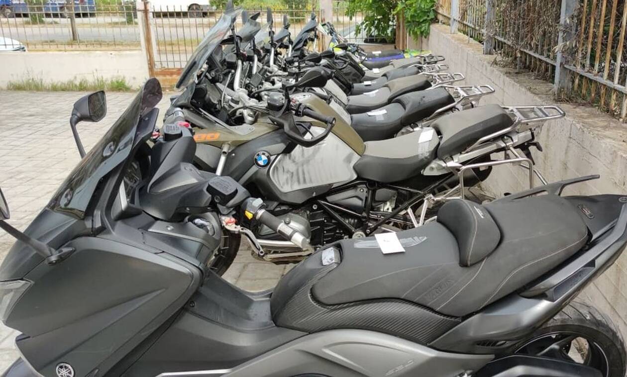 Έφοδος της αστυνομίας σε αποθήκη με κλεμμένες μοτοσικλέτες στο Μενίδι