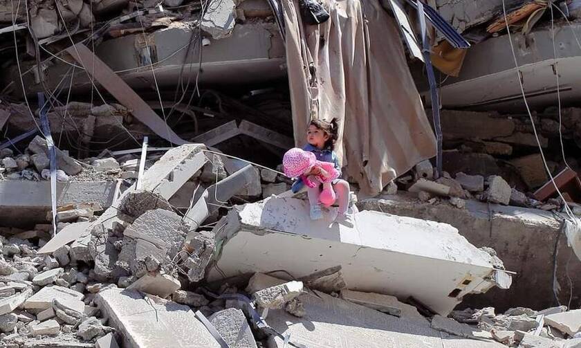 Γάζα: «Μπαμπά τι κάναμε, γιατί δεν ζούμε σαν τα άλλα παιδιά;» Mαρτυρία στο Newsbomb.gr