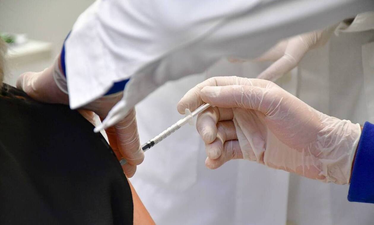 Κοντοζαμάνης: Ξεκινούν οι κατ’ οίκον εμβολιασμοί