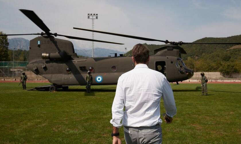 ΣΥΡΙΖΑ κατά Μητσοτάκη: Με ποιο ελικόπτερο έφυγες από την Τήνο;