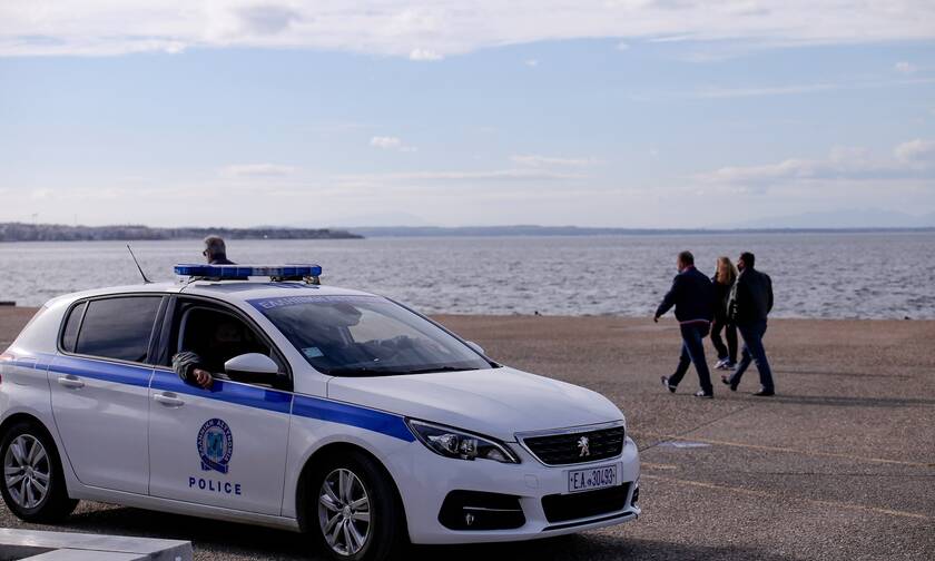 Θεσσαλονίκη: Επεισοδιακή σύλληψη 28χρονου - Έφτυσε τους αστυνομικούς