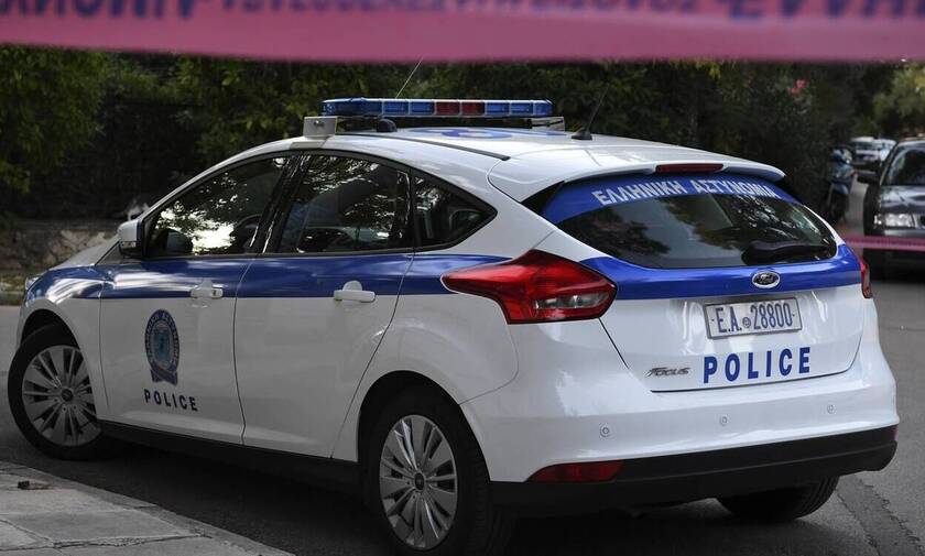 Θεσσαλονίκη: Κουκουλοφόροι επιτέθηκαν σε αστυνομικούς και προκάλεσαν φθορές στη Λέσχη Αξιωματικών