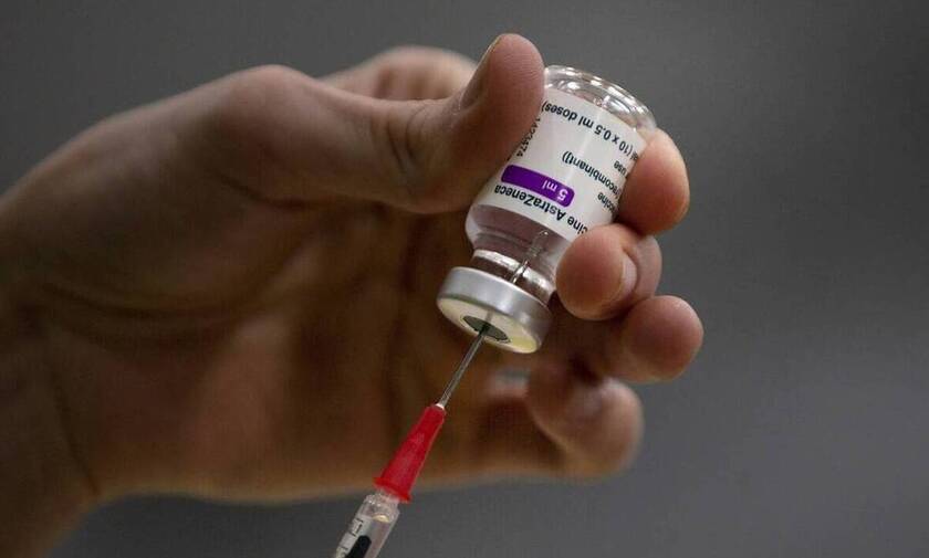 Εμβόλιο: Η AstraZeneca διαψεύδει ότι παραβίασε το συμβόλαιό της για την παράδοση εμβολίων στην ΕΕ