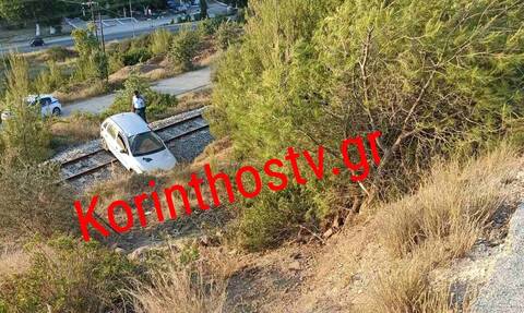 Απίστευτες εικόνες στην Κόρινθο: Αυτοκίνητο έπεσε από ύψος 20 μέτρων
