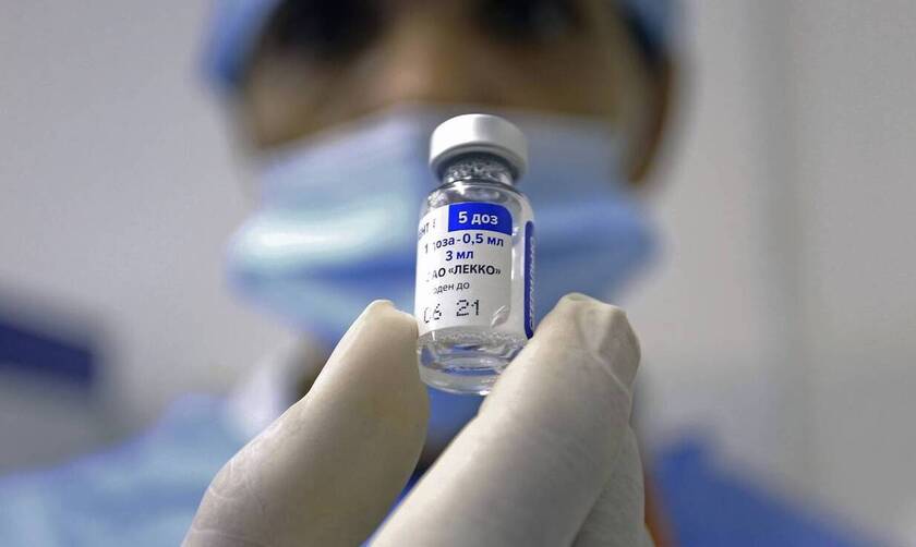 Εμβόλιο κορονοϊού: Τι ισχύει για την τρίτη δόση μέσα από 8 ερωτήσεις και απαντήσεις