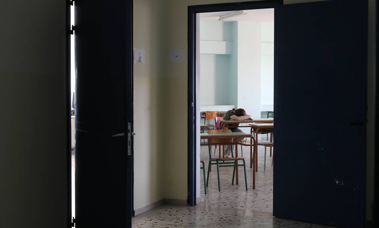 Αγία Παρασκευή: Ανήλικοι λήστεψαν με μαχαίρι μαθητές σε σχολείο για 10 ευρώ