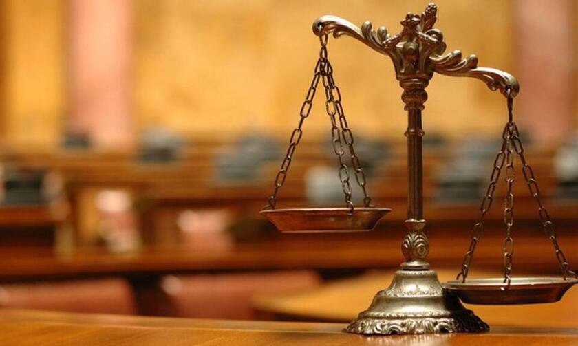 Ένωση δικαστών και εισαγγελέων κατά Μπαλάσκα: «Ανεύθυνη χυδαιότητα» τα περί ευθύνης της Δικαιοσύνης