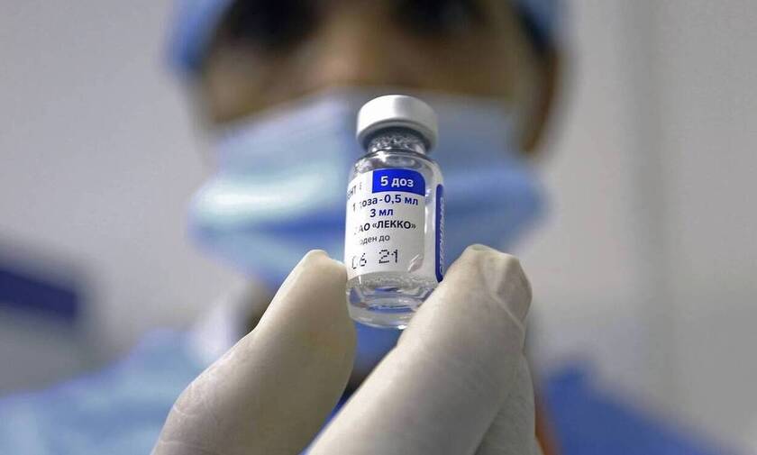 «Καμπανάκι» ΠΟΥ: Καταστροφική η γρήγορη άρση των περιορισμών για τους ανεμβολίαστους
