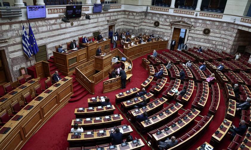 Βουλή: Υπερψηφίστηκε από ΝΔ, ΣΥΡΙΖΑ και ΚΙΝΑΛ το ψηφιακό πιστοποιητικό Covid-19