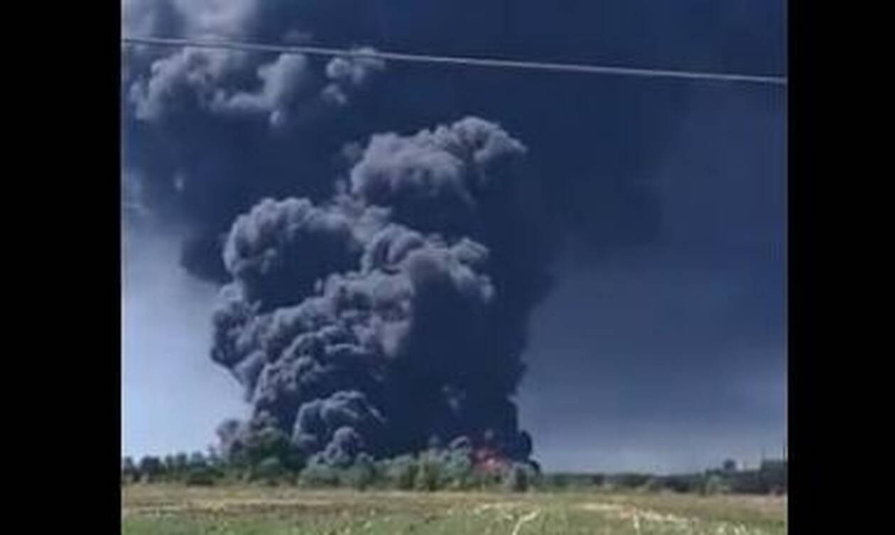 Μεγάλη φωτιά σε χημικό εργοστάσιο στις ΗΠΑ: Εκκένωση περιοχής ακτίνας 1,6 χλμ