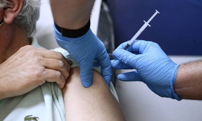 AstraZeneca - Παναγιωτόπουλος: Το εμβόλιο έσωσε ζωές, αλλά οι συνθήκες σε μια πανδημία αλλάζουν