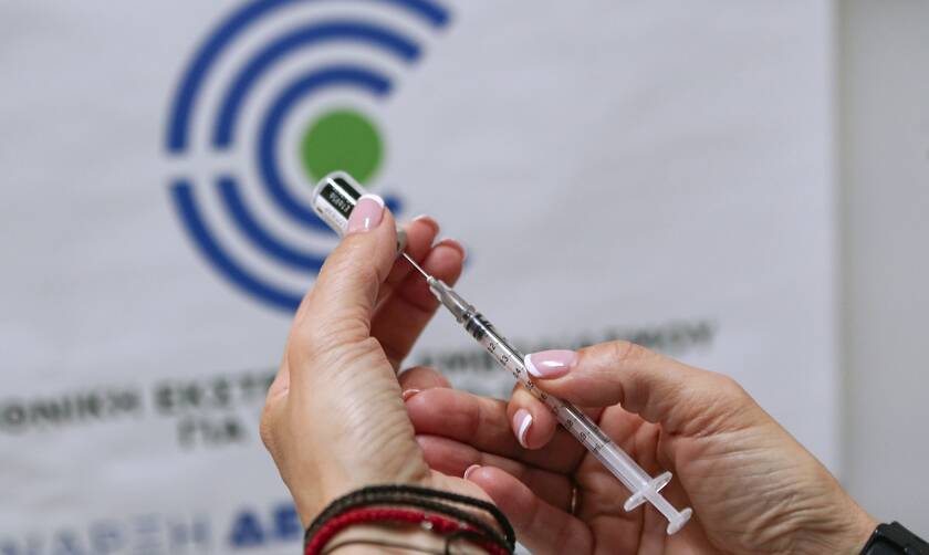 Εθνική Επιτροπή Βιοηθικής: «Έσχατη λύση» ο υποχρεωτικός εμβολιασμός γιατρών και νοσηλευτών
