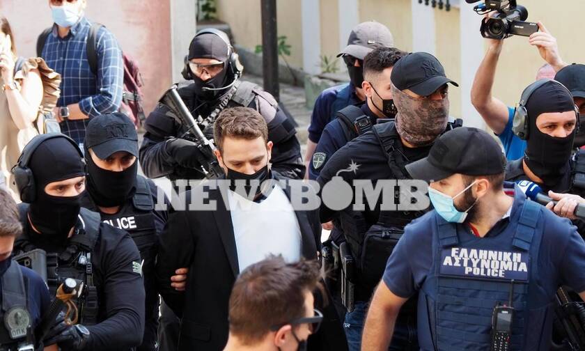 Δολοφονία Γλυκά Νερά: Στον εισαγγελέα ο Μπάμπης Αναγνωστόπουλος με αλεξίσφαιρο και δρακόντεια μέτρα