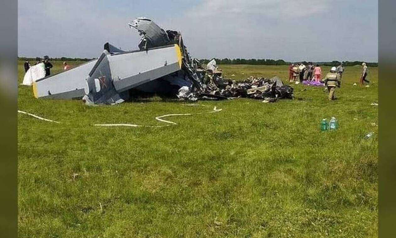 Ρωσία - Συντριβή αεροσκάφους: Τουλάχιστον εννέα οι νεκροί - Δέκα οι τραυματίες
