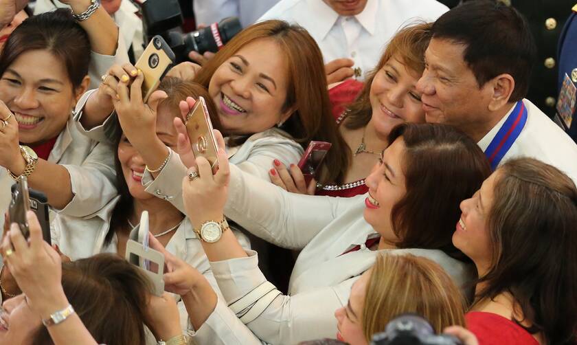 Φιλιππίνες: «Εμβόλιο ή φυλακή, εσείς διαλέγετε» λέει στους πολίτες ο πρόεδρος Ντουτέρτε.