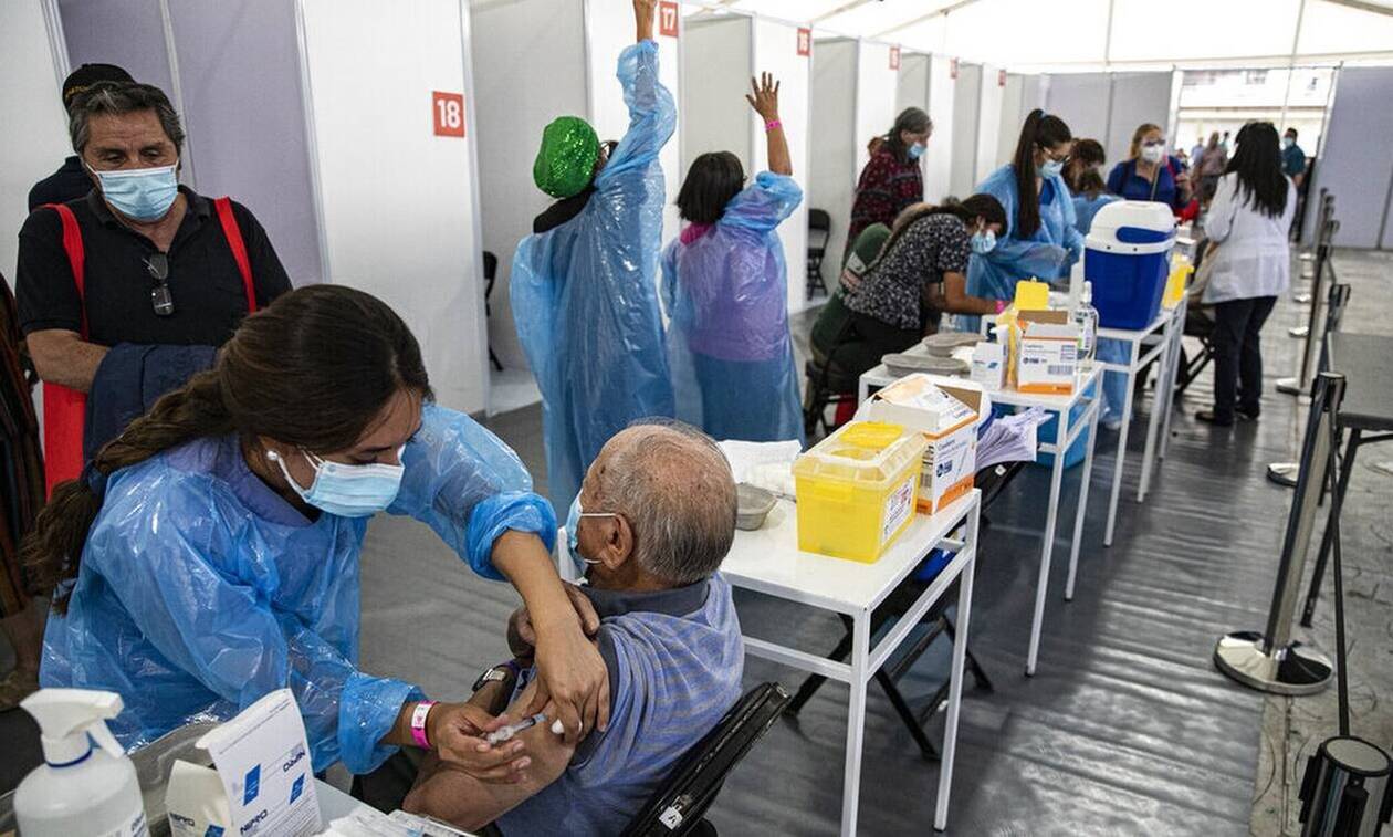 Εμβόλιο κορονοϊού: Η Χιλή μελετά τη χορήγηση 3ης ενισχυτικής δόσης