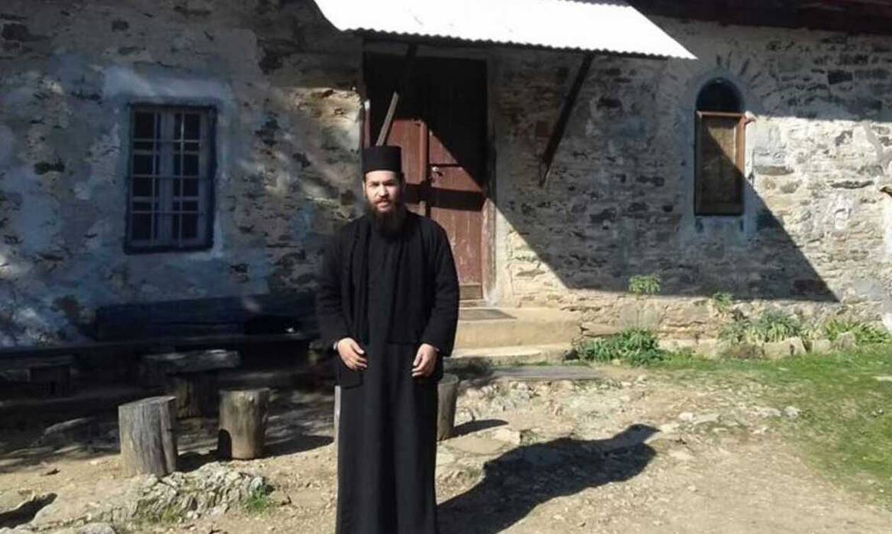 Μονή Πετράκη: Ο 37χρονος απειλεί πως θα σκοτώσει τον νέο ιερέα - Τι βρήκαν στο σπίτι του