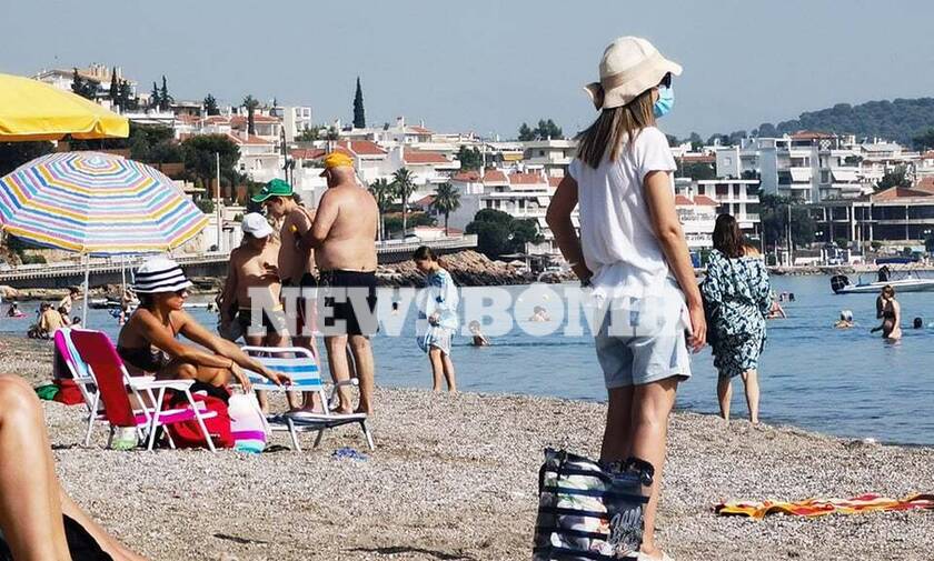 Ρεπορτάζ Newsbomb.gr: Χαμός στις παραλίες της Αττικής – Ανάσες δροσιάς αναζητούν οι Αθηναίοι