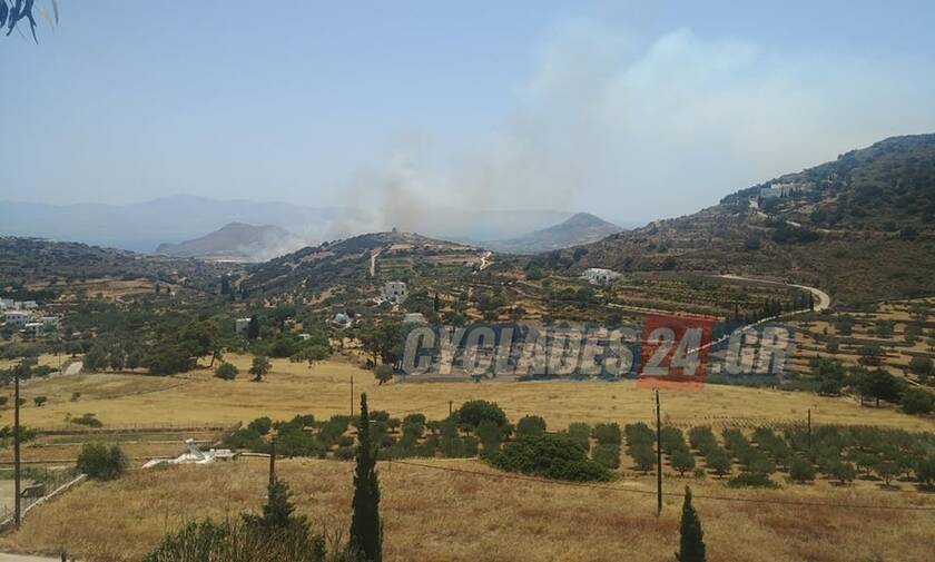 Φωτιά στην Πάρο: Ενισχύσεις από Αθήνα, Πειραιά, Νάξο και Σάμο για να περιοριστεί το μέτωπο