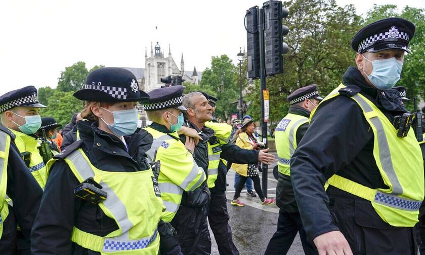Λονδίνο: Υπαίθριο πάρτι - διαδήλωση για την επαναλειτουργία των νυχτερινών κέντρων