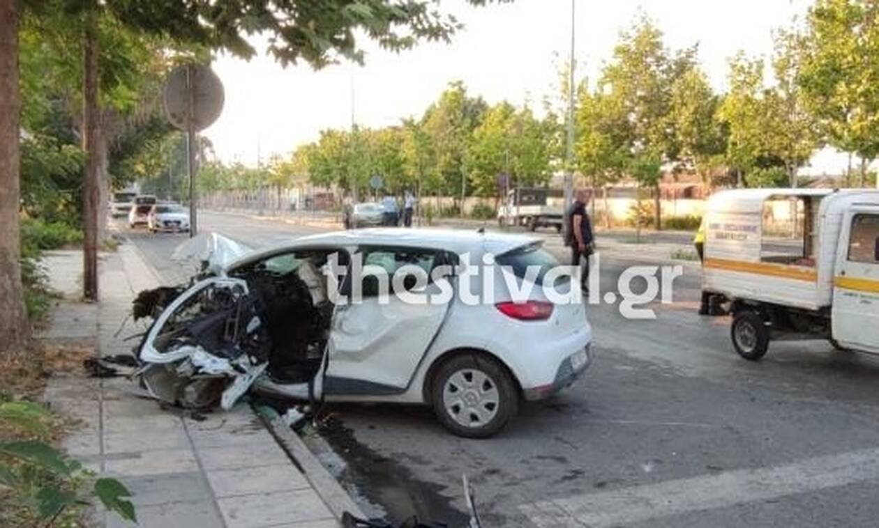 Τραγωδία στη Θεσσαλονίκη – Δύο νεκροί σε τροχαίο δυστύχημα (pics)