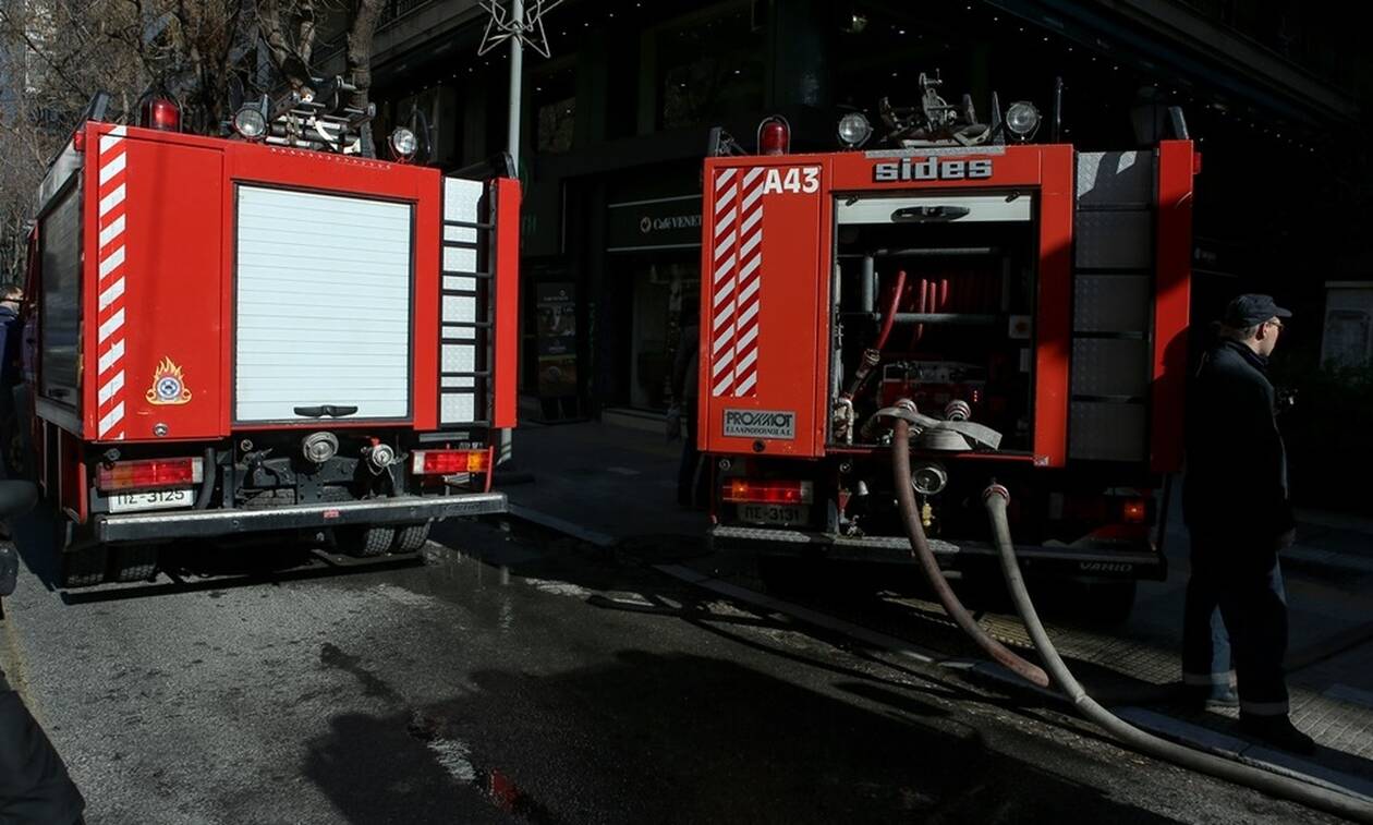 Αναστάτωση στη Θεσσαλονίκη: Στις φλόγες αποθήκη πλαστικών - χαρτικών