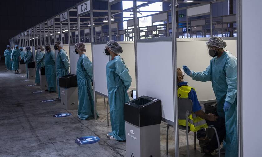 Κορονοϊός - Ισπανία: Τα νέα κρούσματα εκτοξεύτηκαν στα 12.345, παρά το ρεκόρ εμβολιασμών