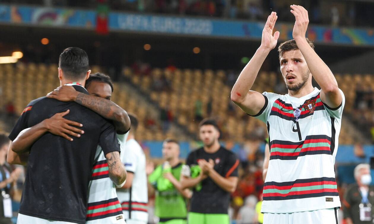 Euro 2020: Στη Μύκονο «έπνιξαν» την πίκρα τους οι Πορτογάλοι (photos)