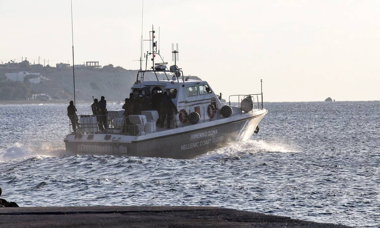 Σκάφος με 8 άτομα βυθίστηκε στη Νάξο – Συναγερμός στο Λιμενικό