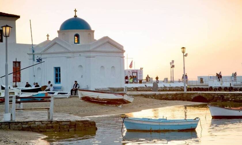 Conde Nast Traveller: Η Ελλάδα και ειδικά οι Κυκλάδες αποτελούν την ιδανική λύση για διακοπές