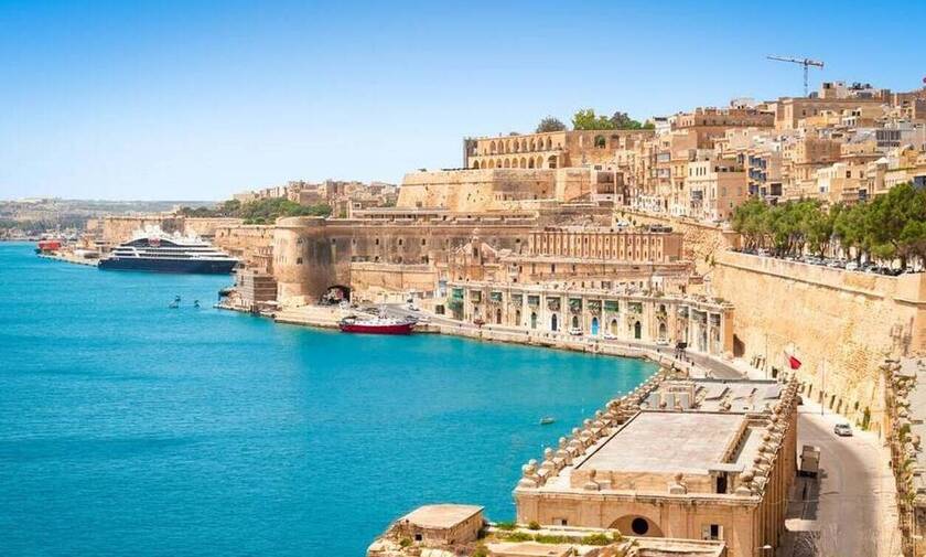 Μάλτα - Κορονοϊός: Η πρώτη χώρα της ΕΕ που απαγορεύει την είσοδο στους ανεμβολίαστους