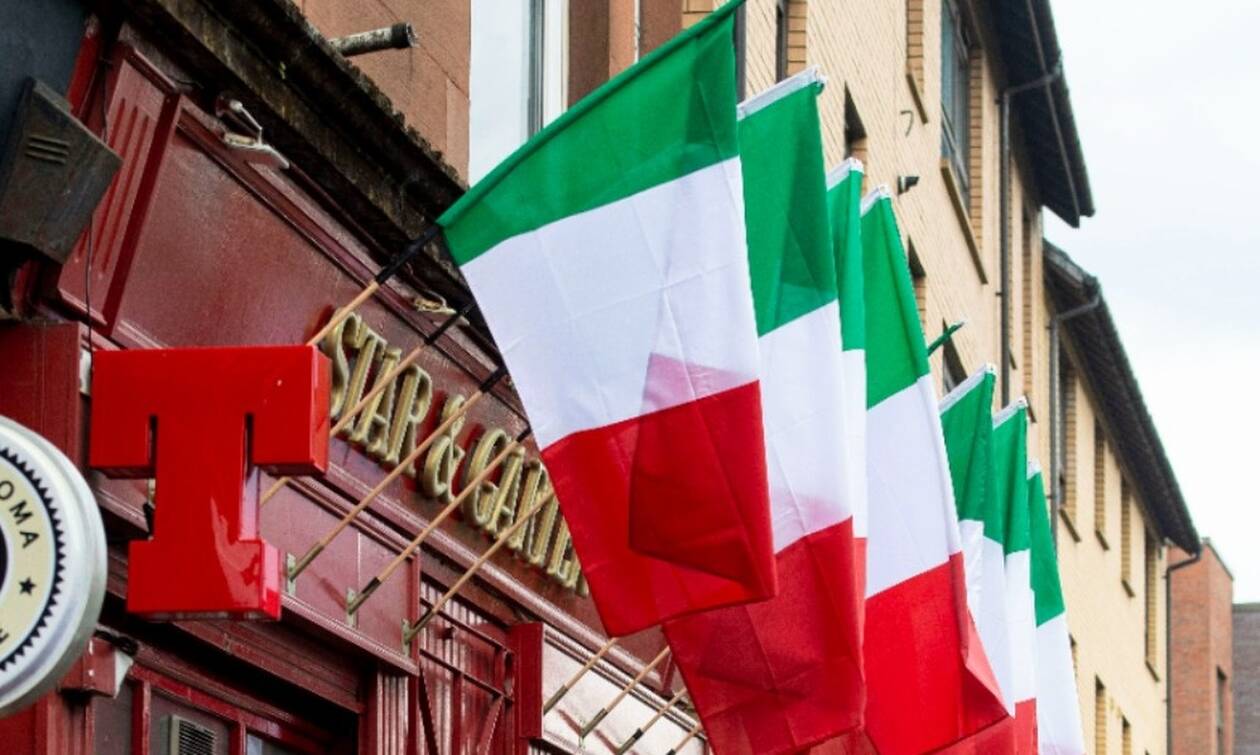 Euro 2020: Η Σκωτία «φωνάζει» Forza Italia! - Γέμισαν σημαίες της Ιταλίας τα μαγαζιά (video+photos)